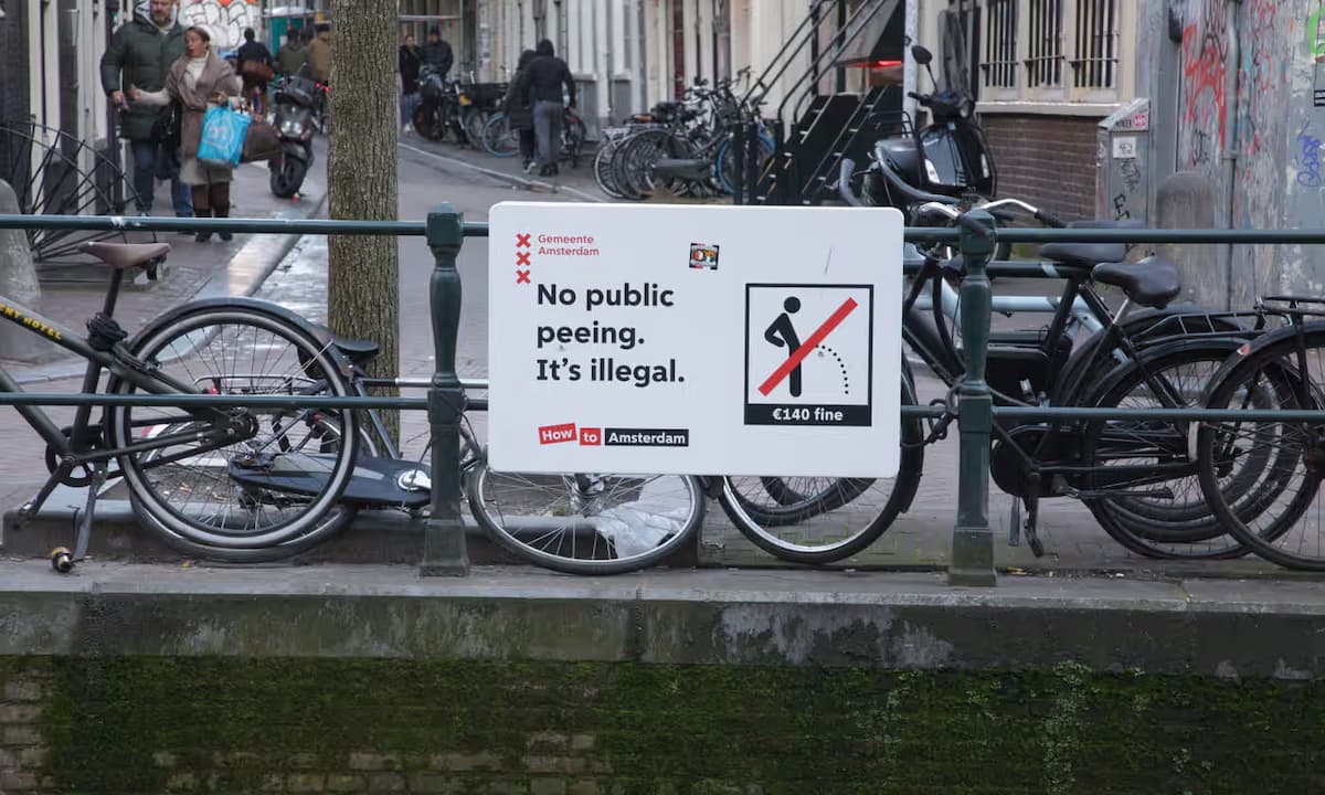 Igualdad para orinar: mujeres de Ámsterdam ganan la lucha por más baños públicos