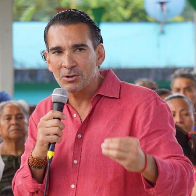 Luis Armando Melgar señala abusos de Nestlé en Chiapas