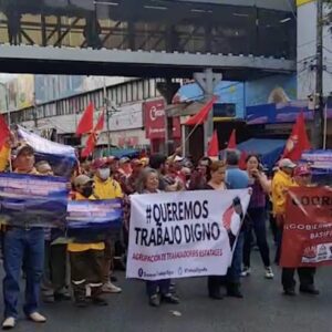 Trabajadores bloquean la Calzada de Tlalpan; exigen audiencia con Batres