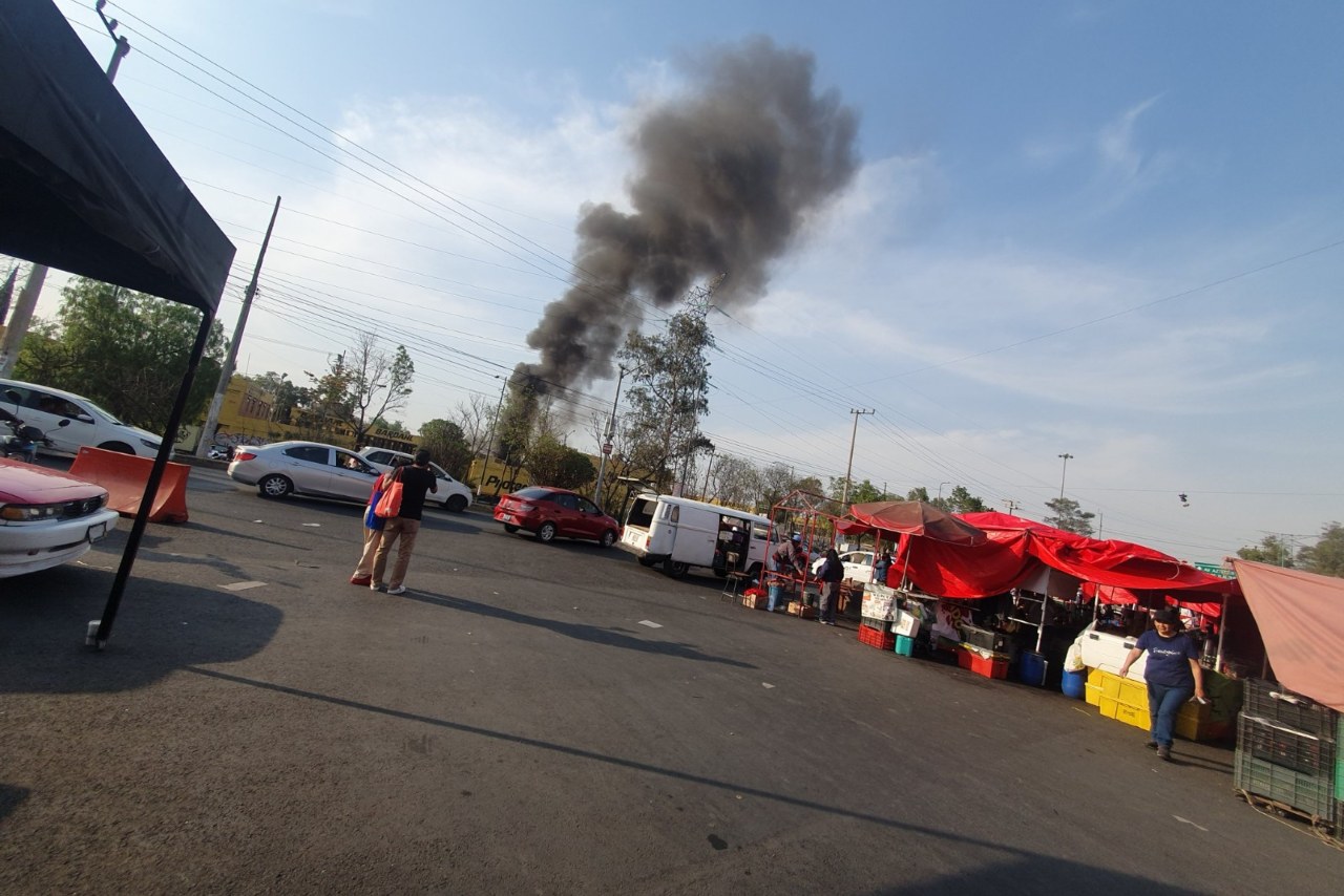 Caída de helicóptero en avenida del Imán, Coyoacán, deja tres muertos