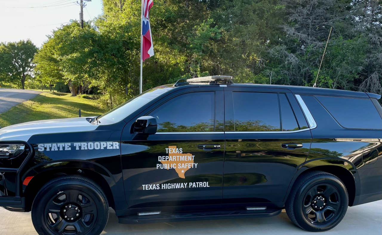 Choque de camión contra sede de policías deja un muerto y 12 heridos en Texas