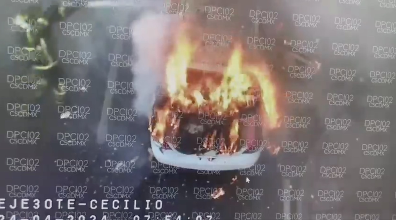 Accidente en Francisco del Paso y Troncoso: taxi se incendia hacia la Zaragoza