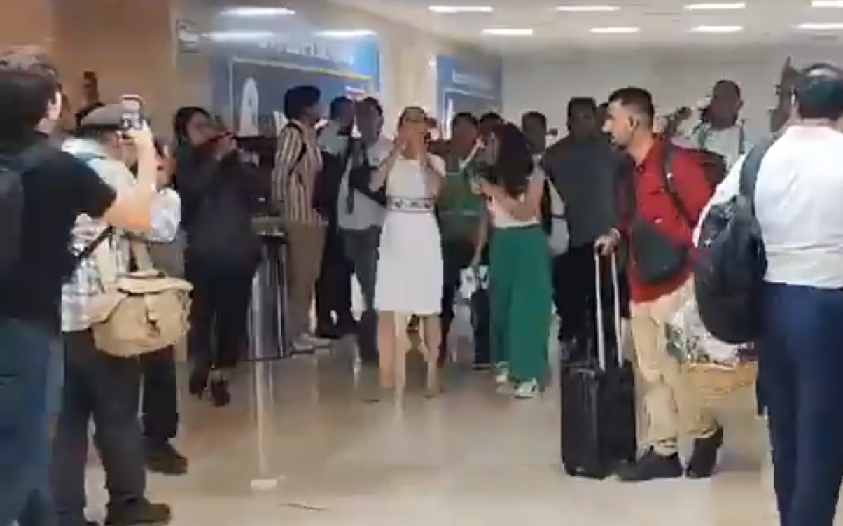 Abuchean a Claudia Sheinbaum en aeropuerto de Veracruz