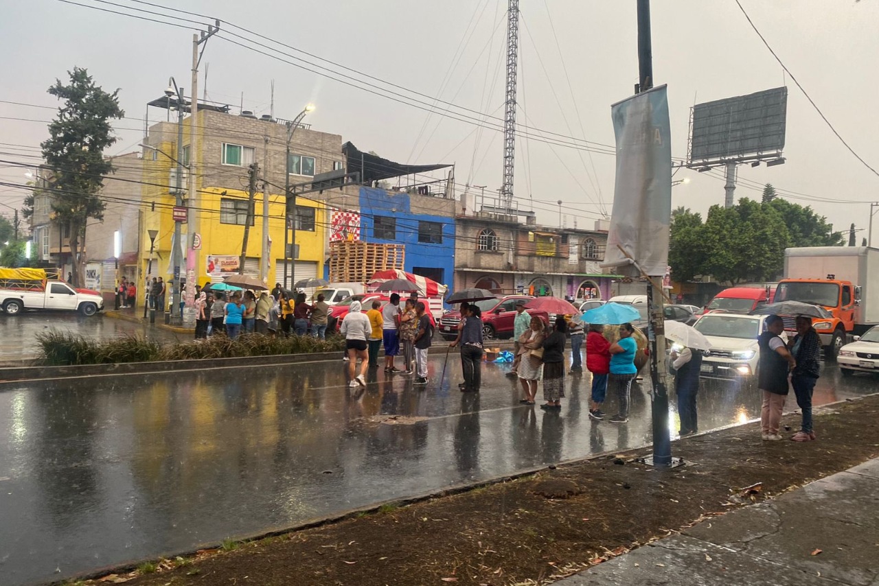 Bloqueo en Eje 6 Sur: manifestantes protestan en Iztapalapa por falta de agua