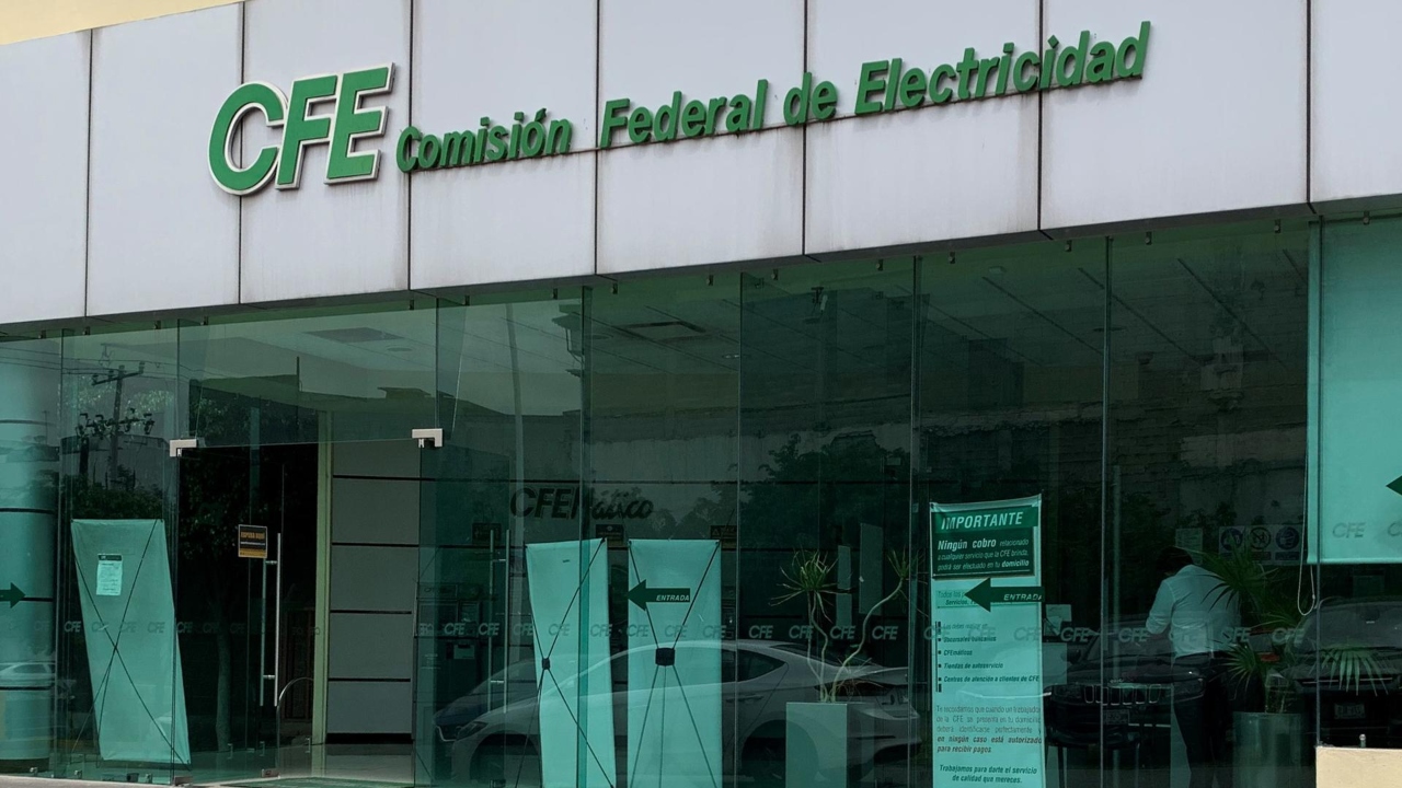 CFE construirá la primera central solar flotante en Latinoamérica