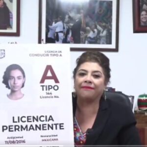 Clara Brugada promete establecer la licencia de conducir permanente en la CDMX