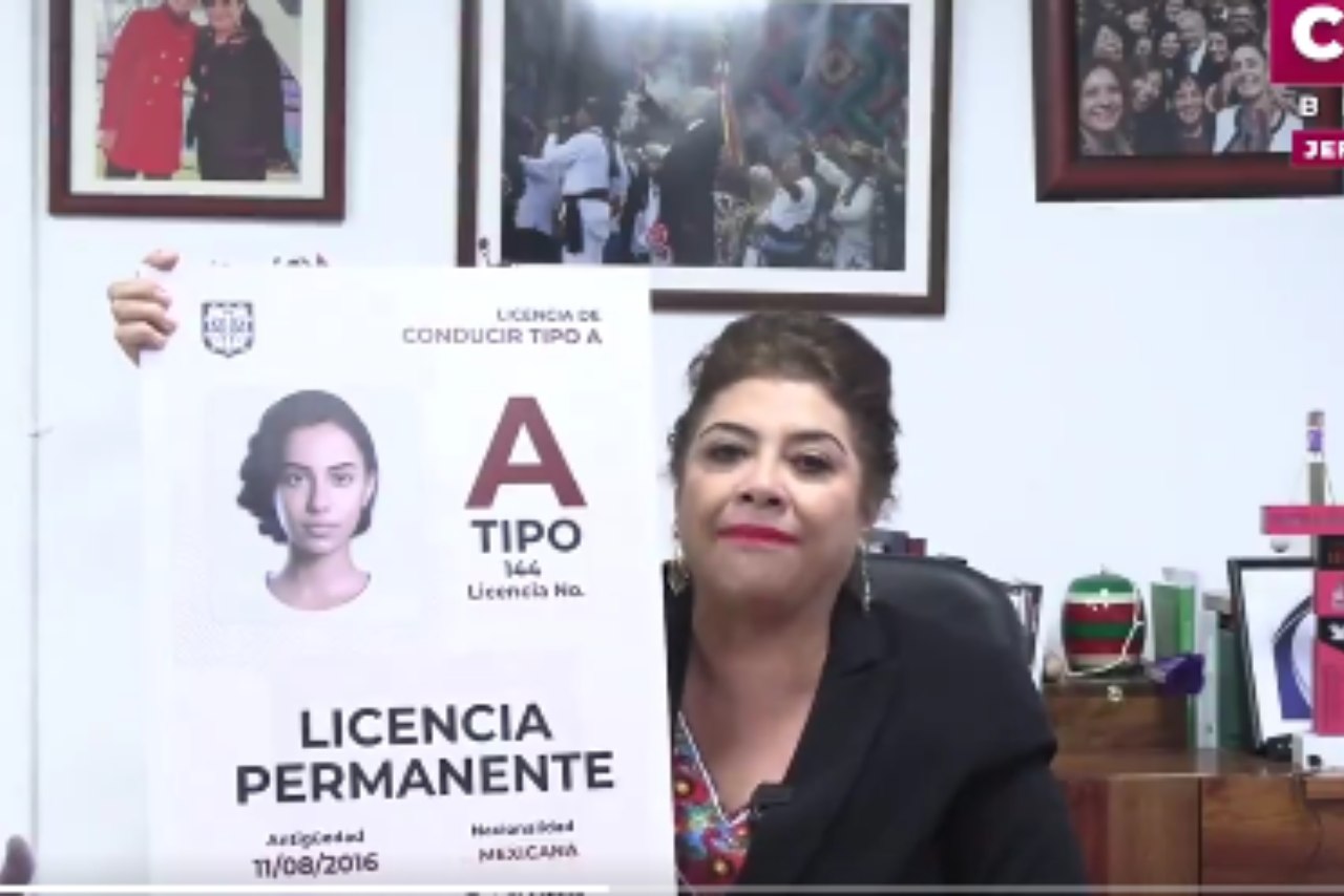 Clara Brugada promete establecer la licencia de conducir permanente en la CDMX