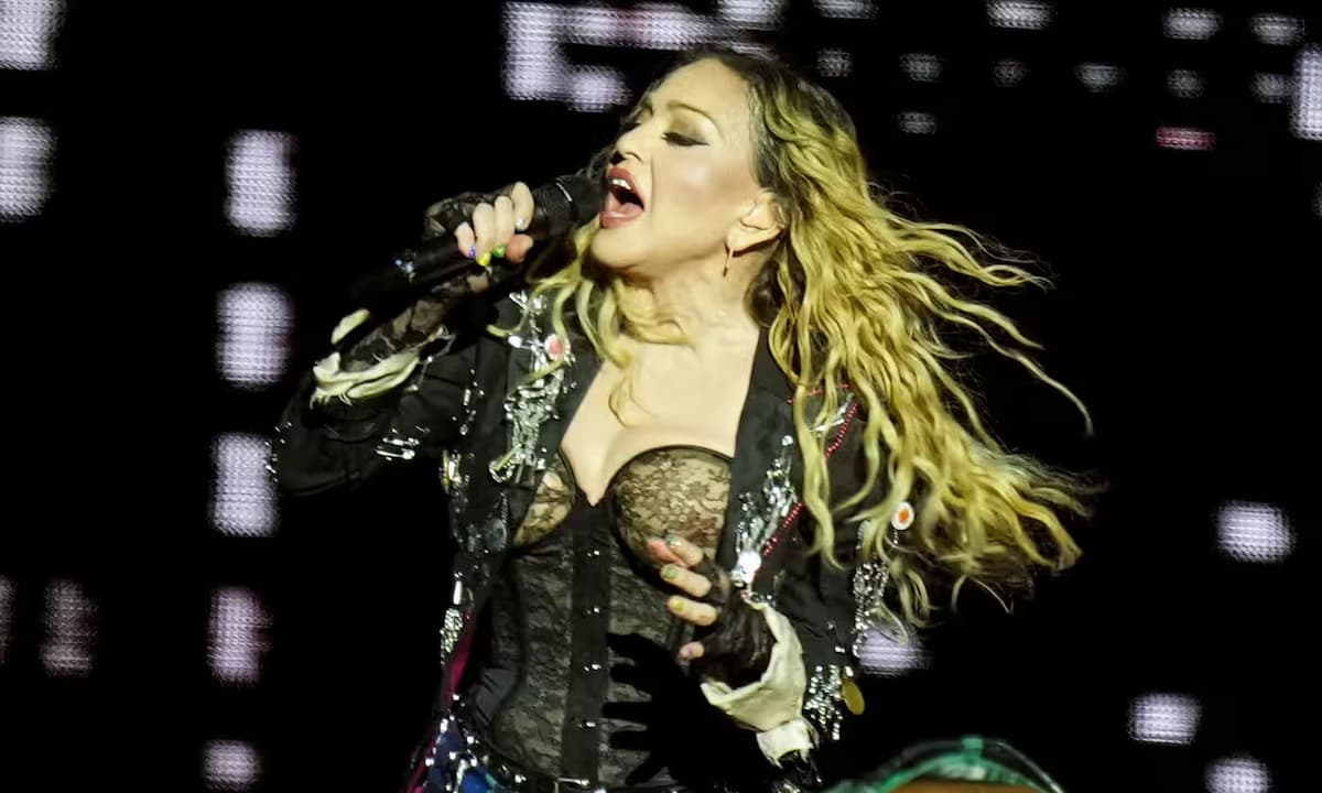 Demanda contra Madonna por pornografía sin previo aviso en un concierto