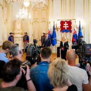 Editores temen que tiroteo contra Fico desencadene represión a los medios de comunicación en Eslovaquia