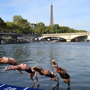 La limpieza para los Juegos Olímpicos, valuada en más de 25 mil 300 millones de pesos, pretende que los parisinos naden en el Sena