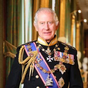 La prórroga del programa de retratos gratuitos del rey Carlos III disgusta a sindicatos y mezquitas