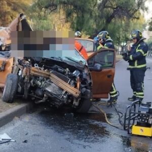 Accidente en Eje Central: auto se estrella contra otro en 100 Metros