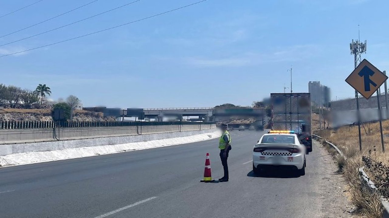 Accidente en la México-Querétaro: camión sufre percance hacia la CDMX