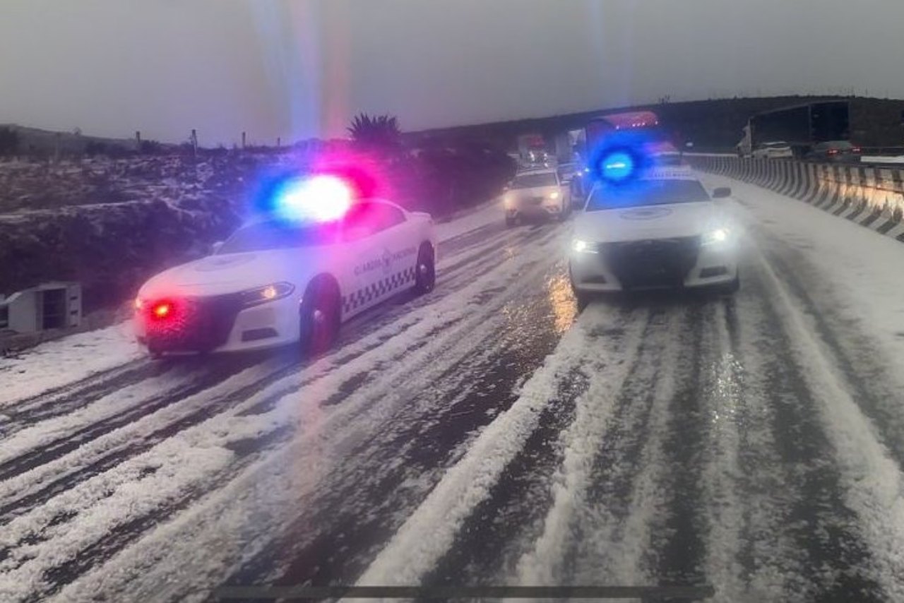 Caída de nieve provoca cierre en autopista Puebla-Córdoba, en Puebla