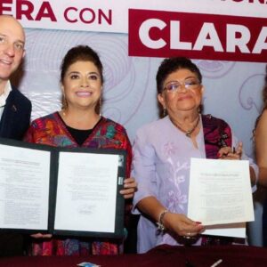 Clara Brugada firma decálogo con restauranteros para desarrollo económico de CDMX