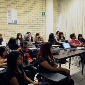 AMLO anuncia un aumento salarial anual del 10% para las y los docentes en México