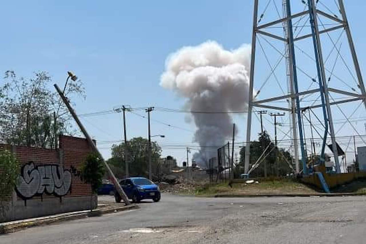 Explosión en Tultepec: polvorín se quema en San Miguel Otlica