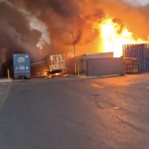 Incendio se registra en el Parque industrial Monterrey, Apodaca