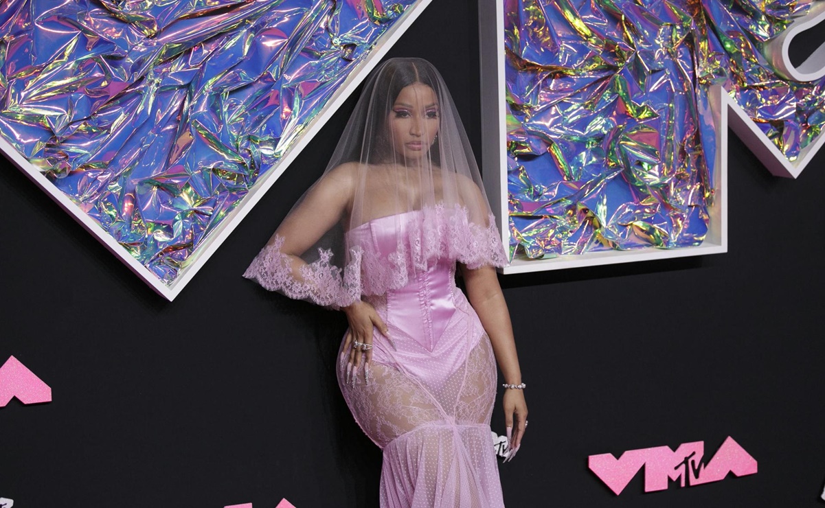 Nicki Minaj ofrece disculpas por cancelar concierto tras su arresto
