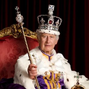 El Palacio de Buckingham revela el primer retrato oficial del rey Carlos III
