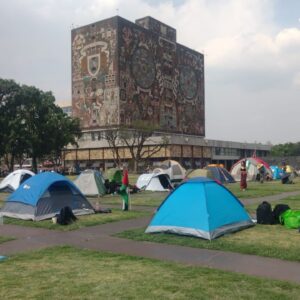 Estudiantes de la UNAM instalan campamento contra la guerra en la Franja de Gaza