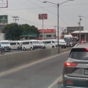 Bloqueo en Ecatepec: transportistas cierran la Vía Morelos