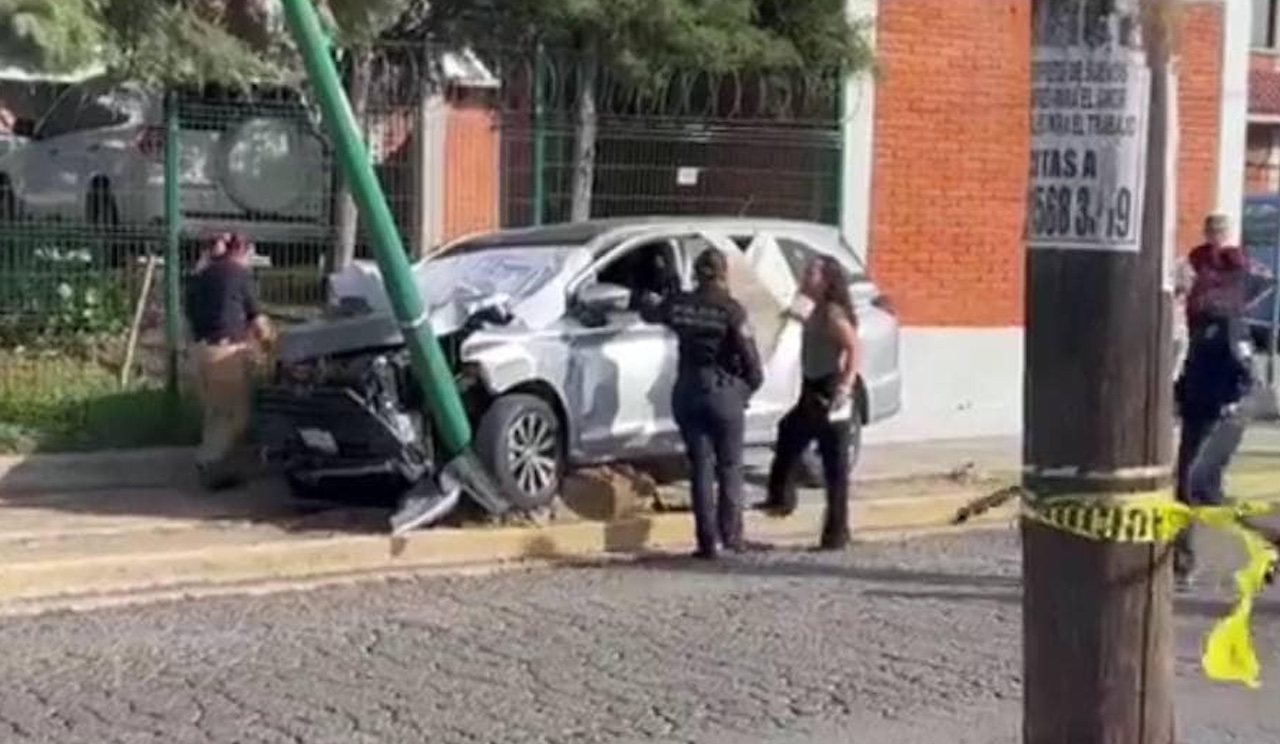 Balacera en Puebla hoy deja muerto afuera de colegio Camino Real